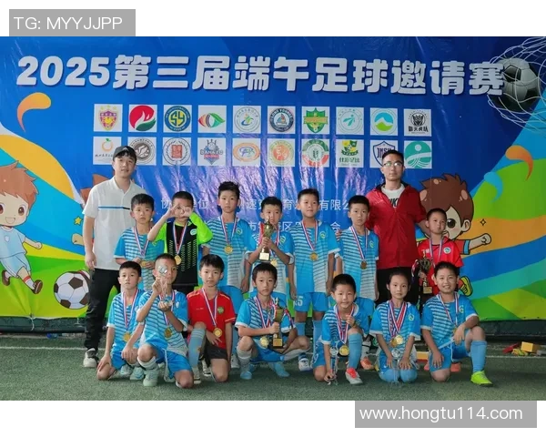 免费足球培训课程开启青少年运动梦想助力成长与团队合作精神培养 免费足球培训课程开启青少年运动梦想助力成长与团队合作精神培养